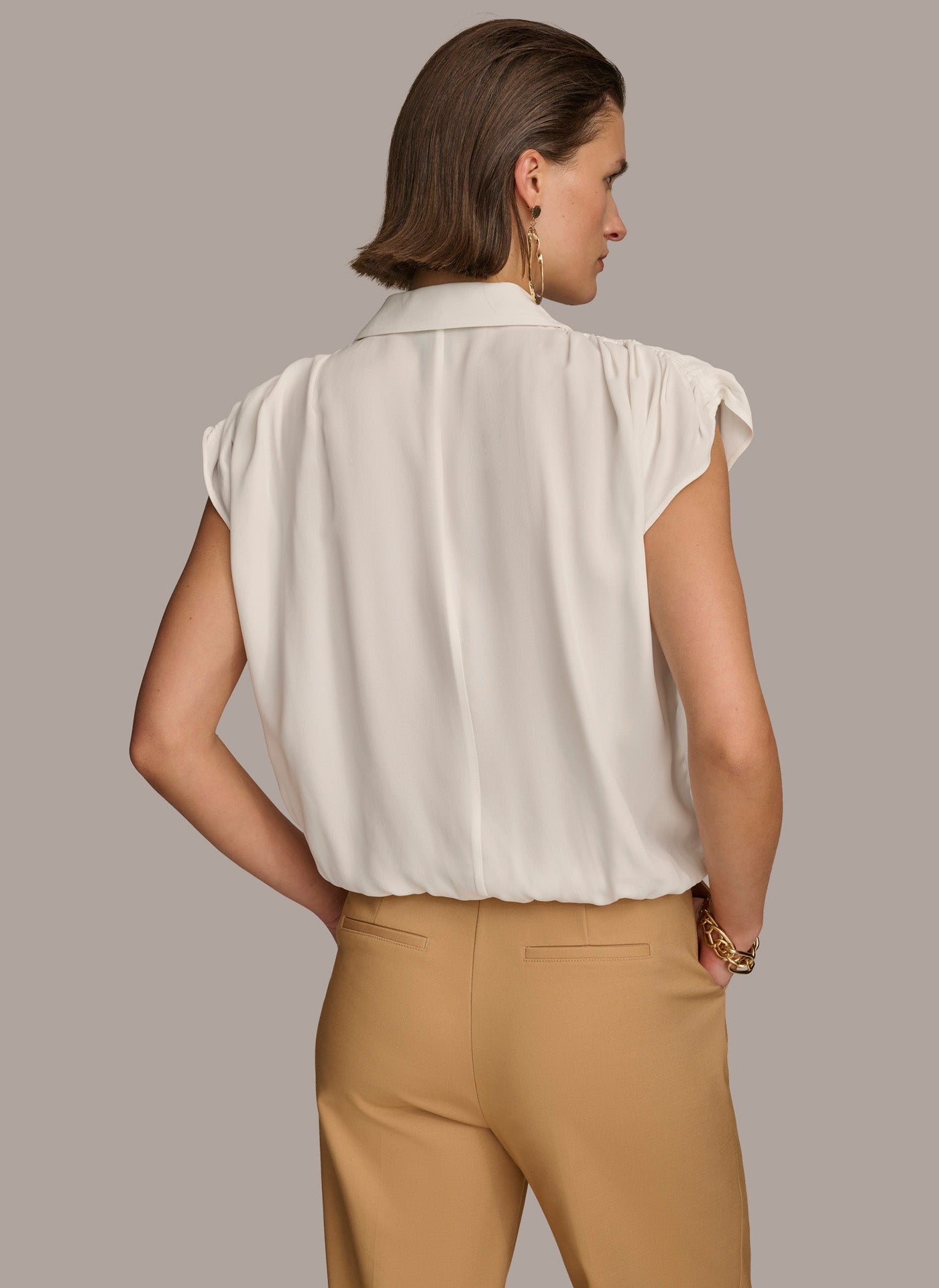 (image for) UNIQUE ELASTIC HEM BLOUSE